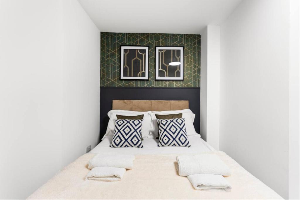 Modern Spacious Three Bedrooms With Private Garden Кардифф Экстерьер фото